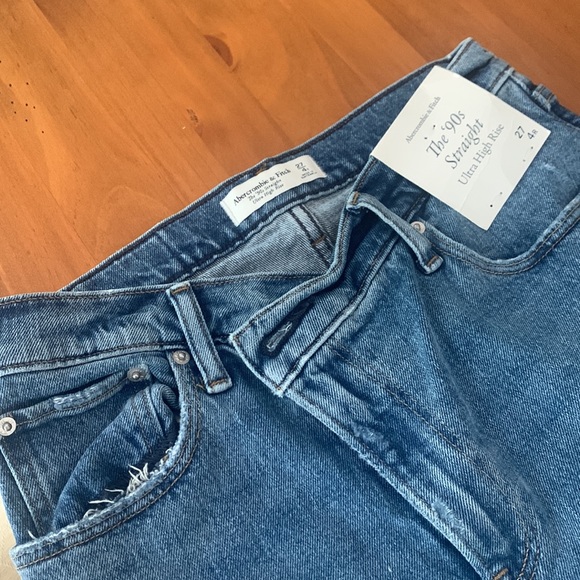 Brand new with tags high rise 90s jeans - Picture 3 of 4